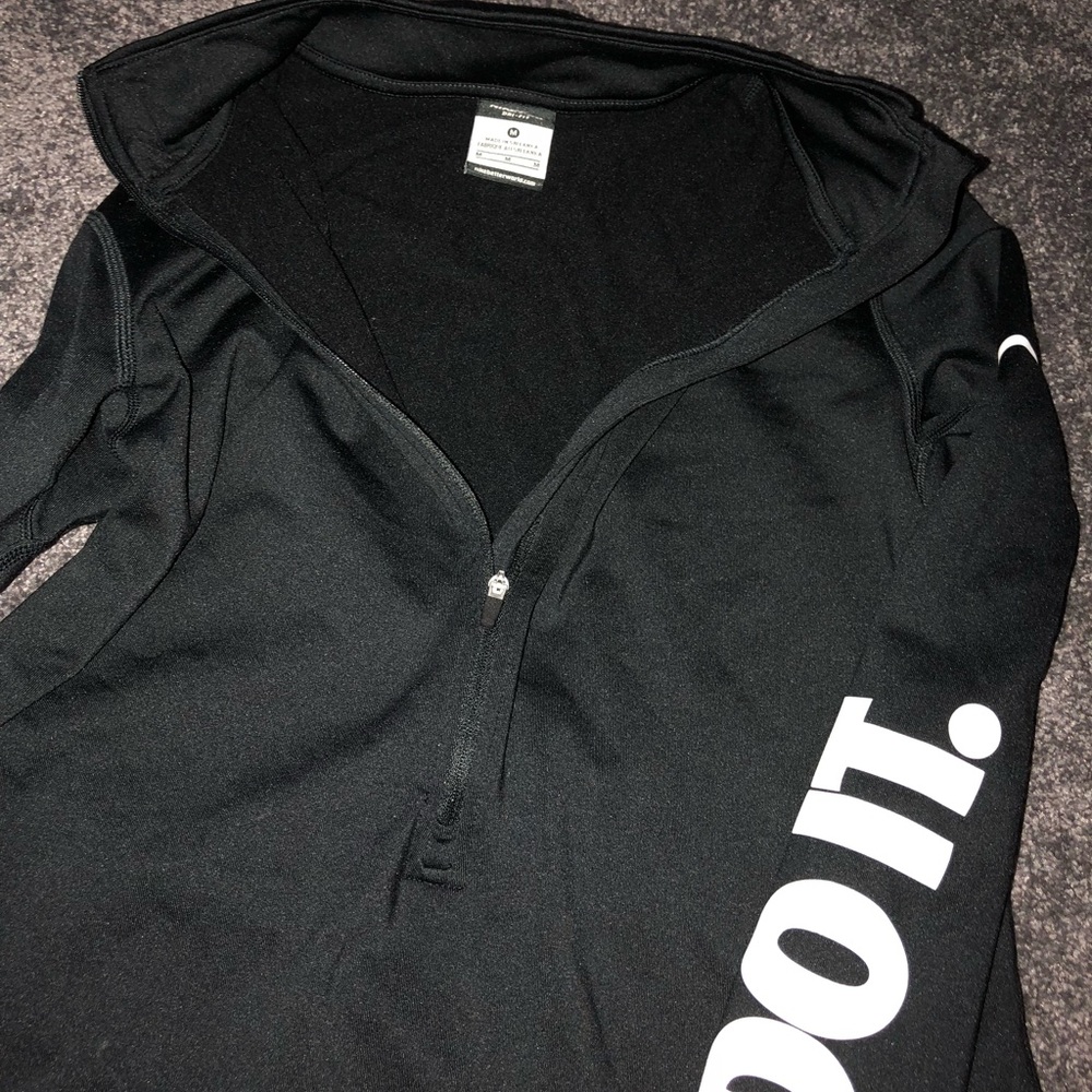 JUST DO IT UNDER ARMOUR BLACK RUNNING LONG SLEEVE